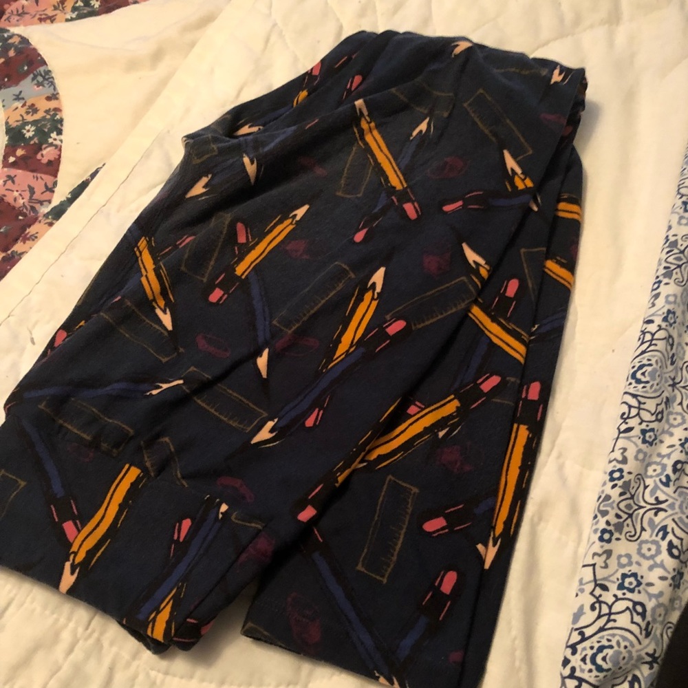 Gently used lularoe os pencil leggings